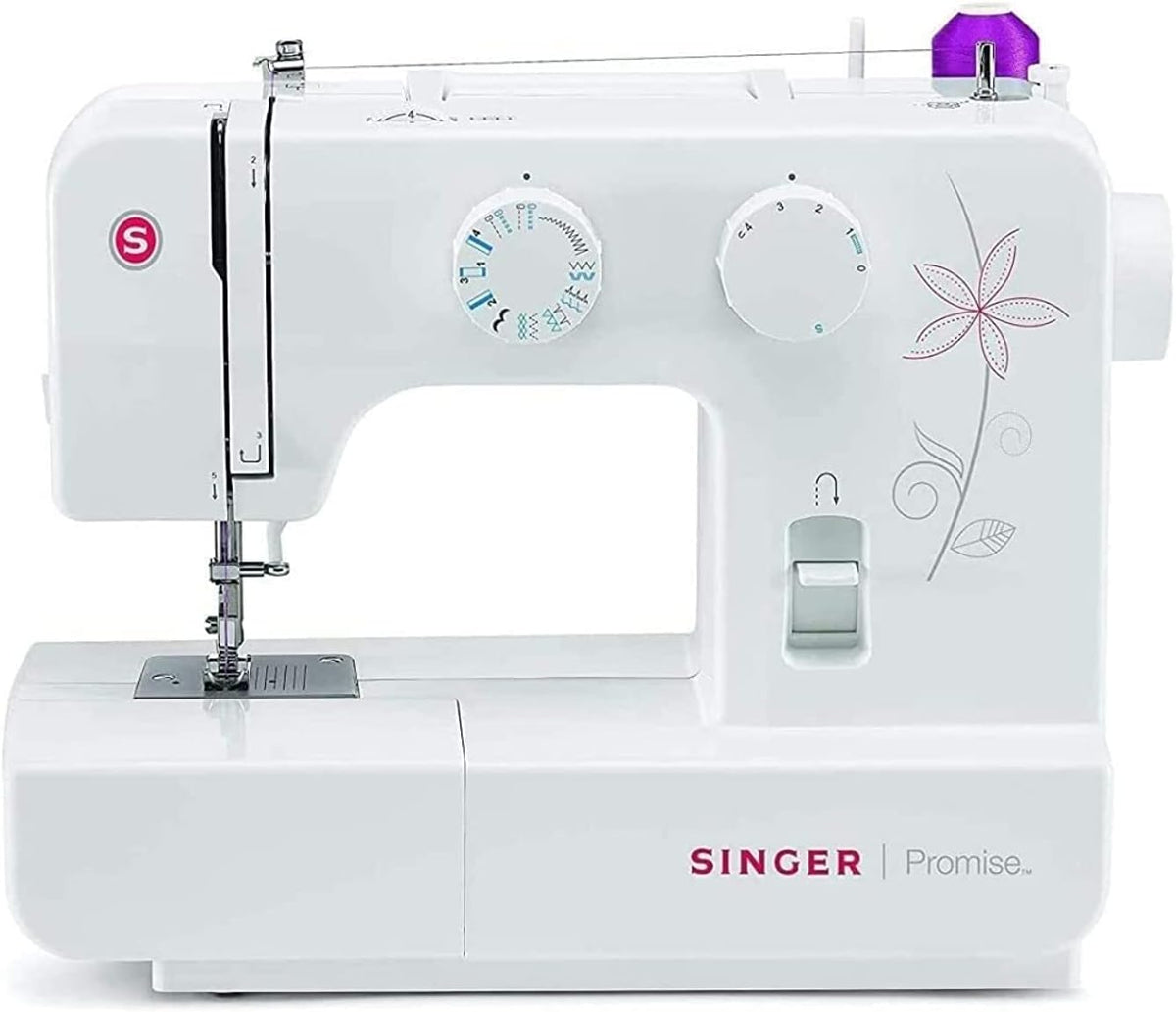 White Sewing Machine U824