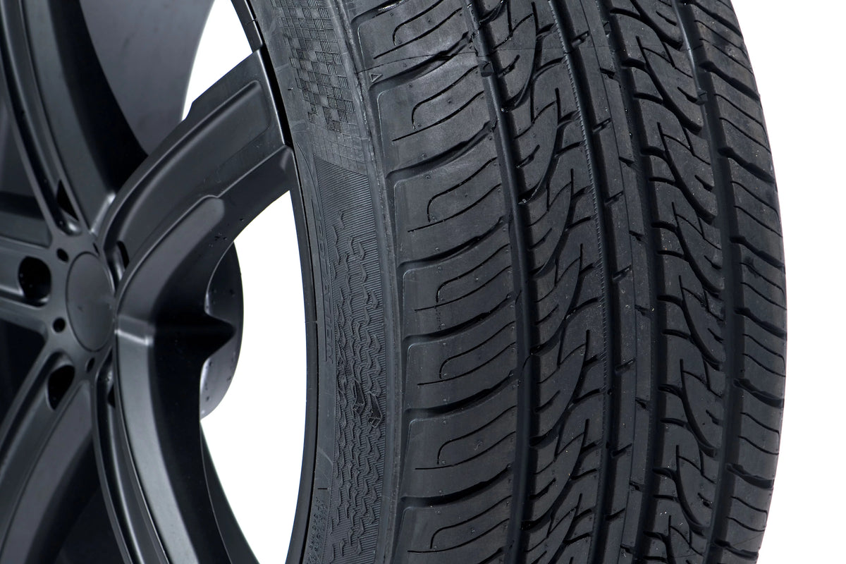 All-Season Tire 255/45R19 104Y Z536466