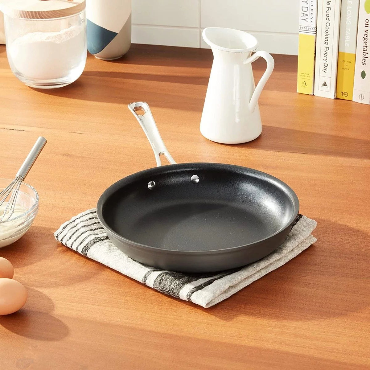 10" Hard Anodized Open Skillet T157