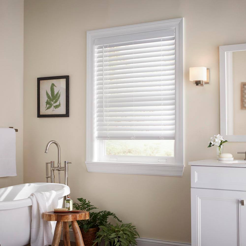 White Cordless Faux Wood Blind Y3171
